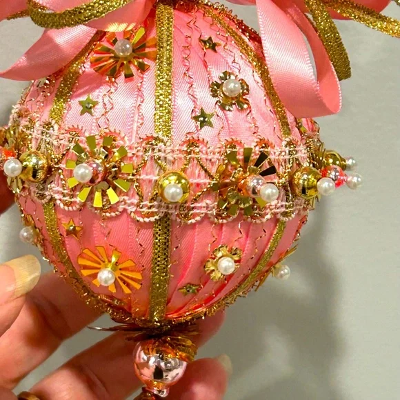 Vintage repurposed holiday Christmas ornament - Picture 8 of 10